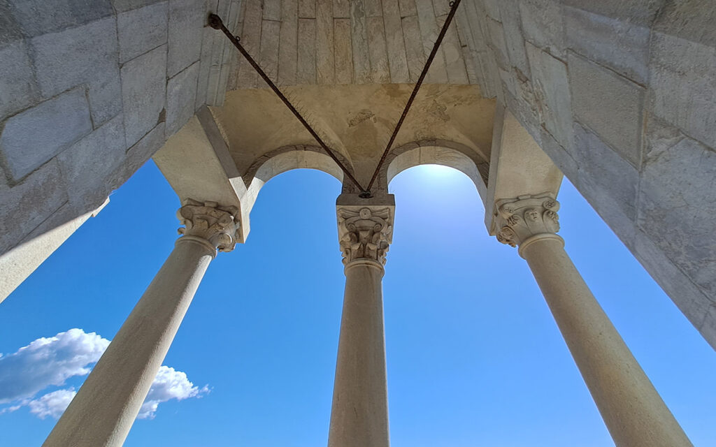 interiores de la torre de pisa