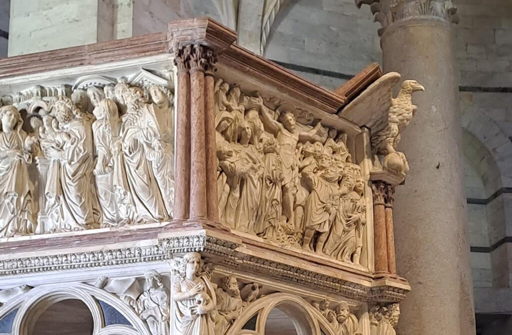 púlpito del baptisterio de pisa